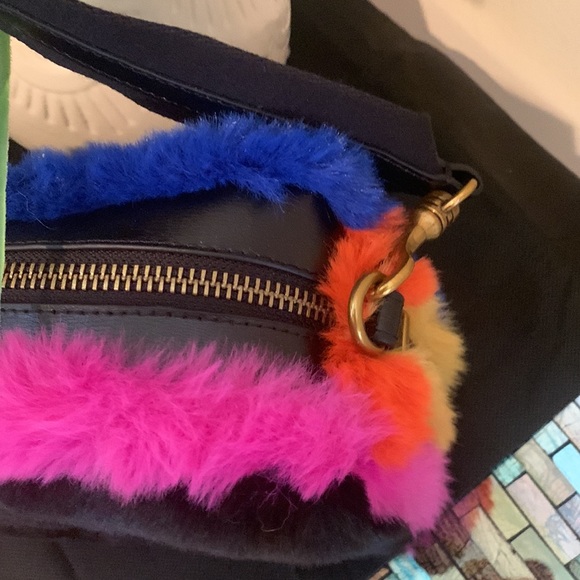 Kurt Geiger London Kensington Large Leather & Faux Fur Camera Bag - Picture 10 of 16